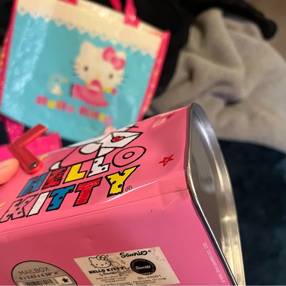 Hello Kitty Bundle - Picture 2 of 11